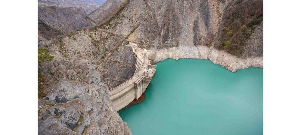 Travaux au barrage. Niveaux du Lac extrêmement bas.