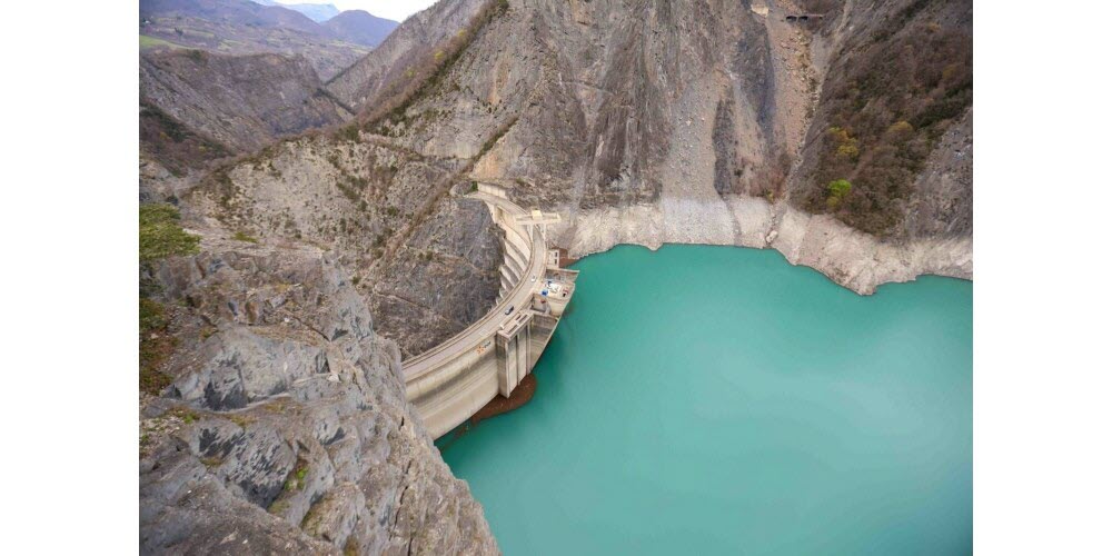 Travaux au barrage. Niveaux du Lac extrêmement bas.